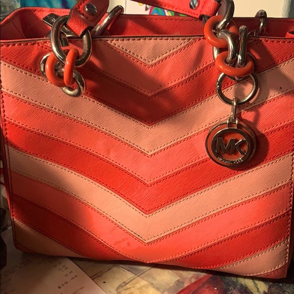 Michael kors coral chevron kellen